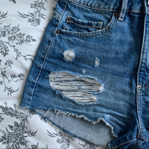 Denim shorts - Picture 3 of 4